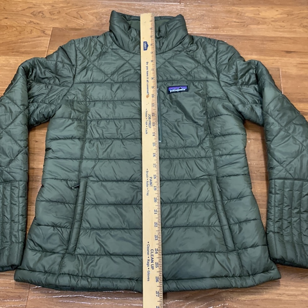 Patagonia Lightweight Puffer Jacket - Picture 4 of 15
